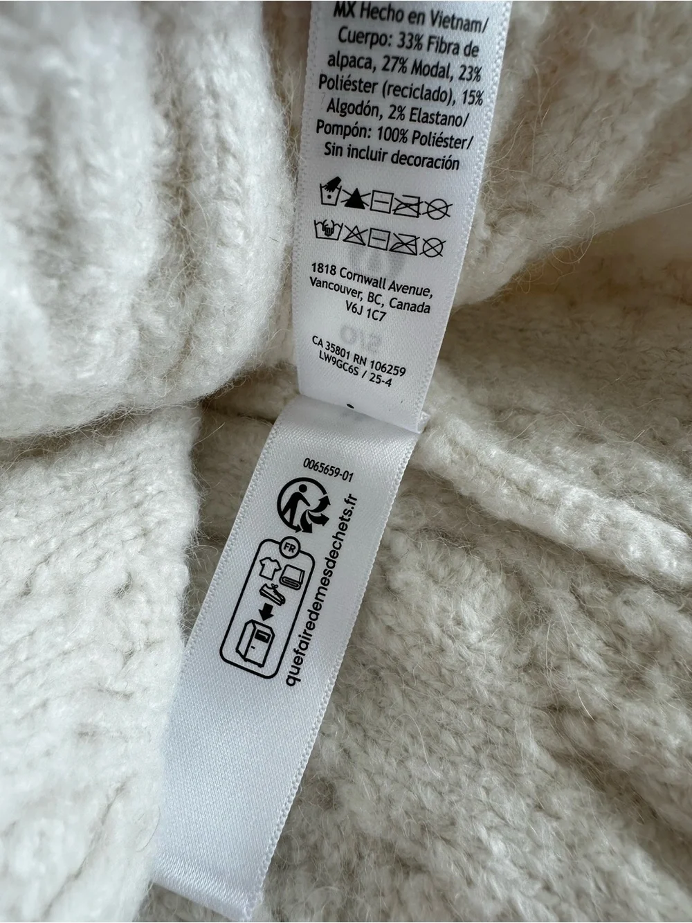 Lululemon Athletica Cable Knit Twist Warm Pom Pom Beanie Winter Hat